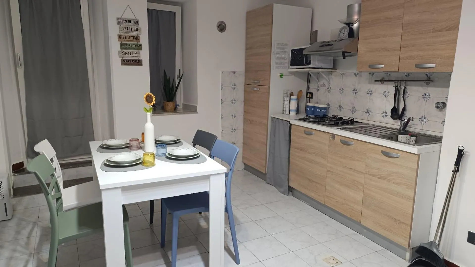 Albergaira Holiday House - Casa Vacanze Palermo 0*,  Itália